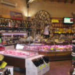 italienische Spezialitäten aus dem Parmesan Outlet bei Fidenza Parma