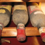 wertvolle alte Weine von 1975 aus dem Weinkeller vom La Grotto in Buti