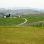 Golf Piemont bei Monforte D´Alba mitten in den Weinbergen