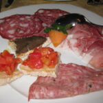 Salami und Crostini Toscani in La Piazza